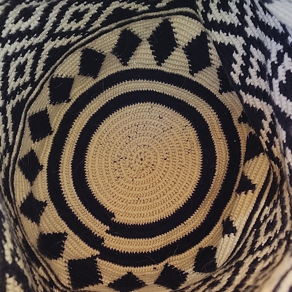 CHILA HANDMADE DRAWSTRING BUCKET BAG - Picture 10 of 13